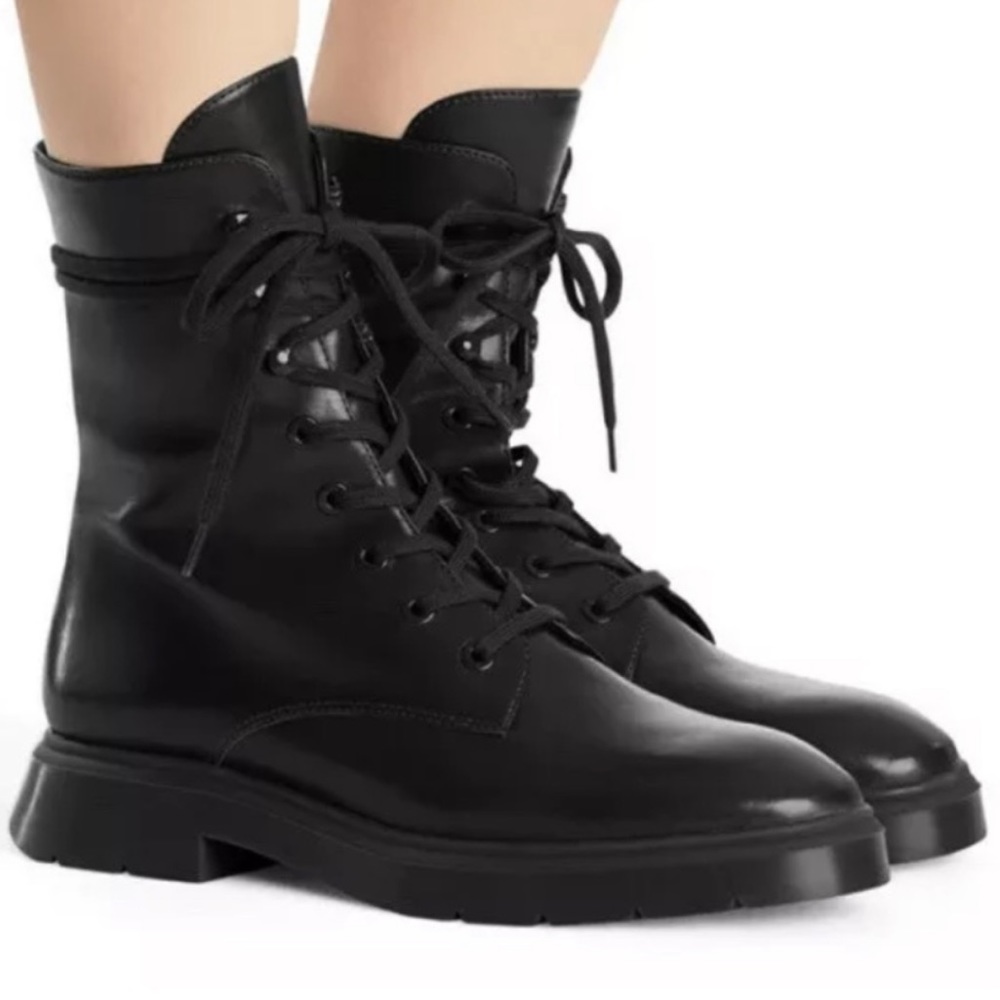 Stuart Weitzman Mckenzee Black Combat Women’s Leather Boot , Size 9.5